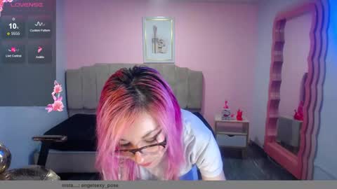 abril_ch_ online show from October 28, 10:54 am