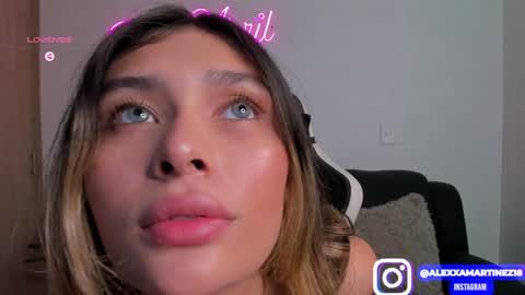Snapshot of abril_w18 chatting on January 7, 1:38 am My name is Alexa. Please say hello I like to chat with you. If you have requests please use tip online show from January 7, 1:38 am