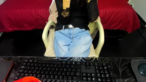 ABRIL online show from February 1, 7:02 pm