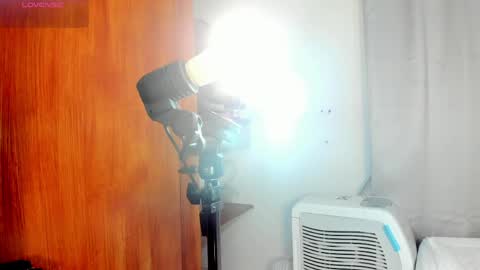 Abril online show from April 1, 2:34 am