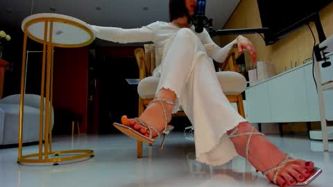 Ada   online show from November 29, 5:39 pm