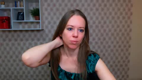 adamais_ online show from October 17, 5:10 am