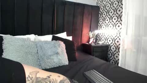 Ade  online show from November 12, 8:29 pm