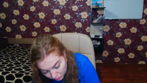 Adel online show from December 11, 6:52 pm