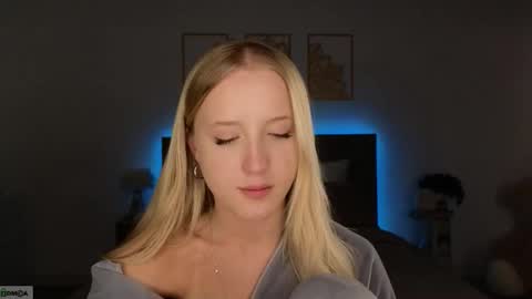 Adele online show from March 15, 9:17 pm