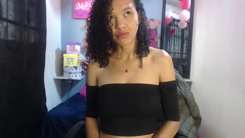 Snapshot of adeleth_blue chatting on September 24, 12:48 pm Adeleth online show from September 24, 12:48 pm