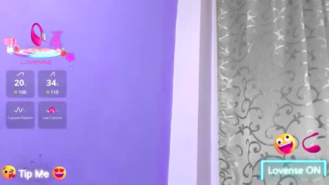 Snapshot of adriannalyly chatting on October 18, 7:26 pm adriannalyly online show from October 18, 7:26 pm