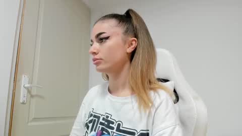 adventurina online show from November 15, 1:23 pm