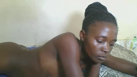 Yvonne online show from February 12, 7:15 pm