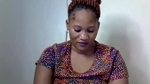 pink online show from April 3, 8:40 pm