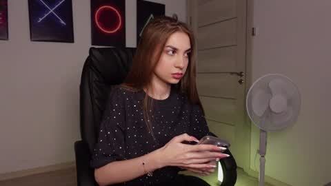 Agelina Lilly Laura online show from February 15, 6:44 am