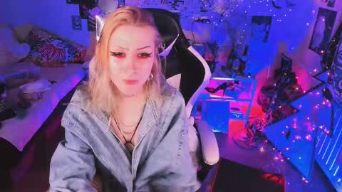 Evexxxx EX KKKRARE  online show from February 22, 6:48 pm