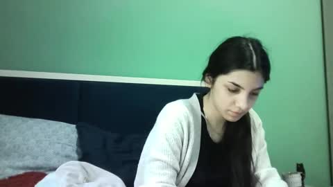 Snapshot of ahotkitty18 chatting on February 15, 10:00 am Selena online show from February 15, 10:00 am