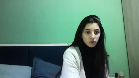 Snapshot of ahotkitty18 chatting on January 11, 10:40 am Selena online show from January 11, 10:40 am