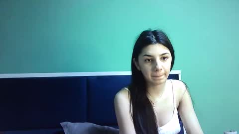 Snapshot of ahotkitty18 chatting on January 7, 5:12 am Selena online show from January 7, 5:12 am
