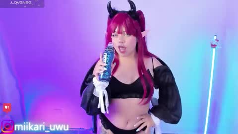 Snapshot of ahri_elderwood chatting on September 28, 6:42 am Ahri help me get to 100  online show from September 28, 6:42 am