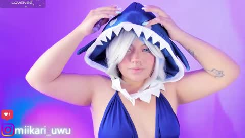 Snapshot of ahri_elderwood chatting on September 21, 5:39 am Ahri help me get to 100  online show from September 21, 5:39 am