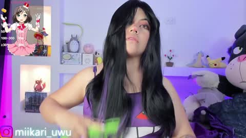 Snapshot of ahri_elderwood chatting on February 9, 3:32 am Ahri help me get to 100  online show from February 9, 3:32 am