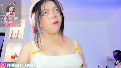 Snapshot of ahri_elderwood chatting on January 22, 4:23 am Ahri help me get to 100  online show from January 22, 4:23 am