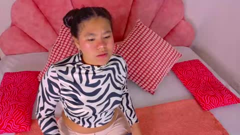 AHSLY online show from April 16, 11:43 am