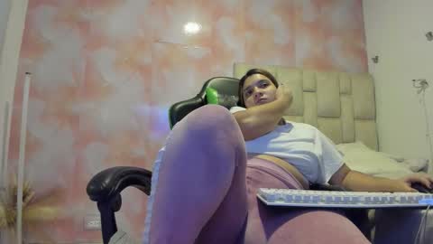 karoline  online show from October 12, 8:11 pm