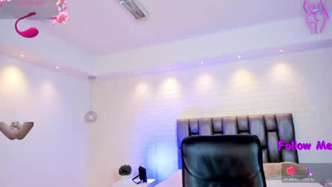 aidajoness online show from April 11, 12:31 pm