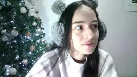 Snapshot of aineangeel chatting on January 11, 12:44 am AINE online show from January 11, 12:44 am