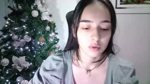 Snapshot of aineangeel chatting on December 12, 12:27 am AINE online show from December 12, 12:27 am