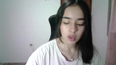 Snapshot of aineangeel chatting on October 4, 2:50 am AINE online show from October 4, 2:50 am