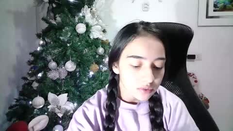 Snapshot of aineangeel chatting on December 4, 12:30 am AINE online show from December 4, 12:30 am
