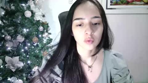 Snapshot of aineangeel chatting on December 15, 12:18 am AINE online show from December 15, 12:18 am