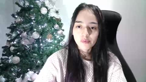 Snapshot of aineangeel chatting on February 12, 12:58 am AINE online show from February 12, 12:58 am