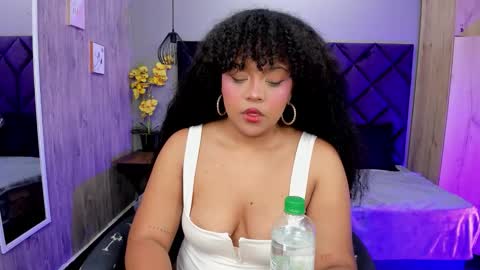 Aisha  online show from November 13, 9:25 pm