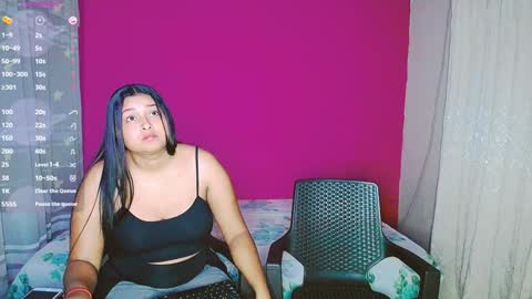 aisha_stacey0410 online show from February 8, 6:12 am