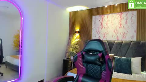 Aisha  online show from June 11, 6:38 pm