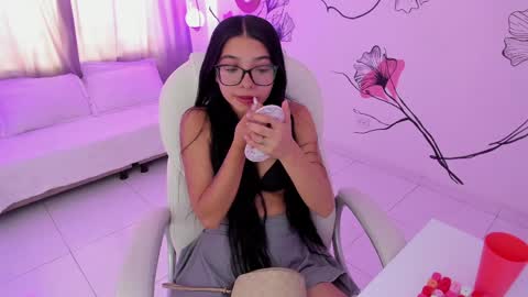 aishaanoor online show from April 10, 7:53 pm