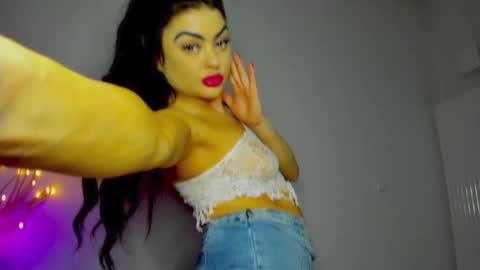 aishamissx online show from February 6, 2:44 am