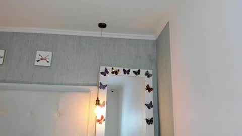 aishawild online show from March 11, 12:39 pm