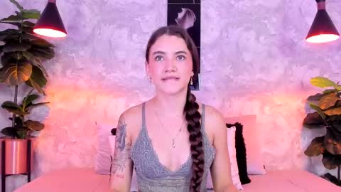 little aitana  online show from October 21, 8:24 pm