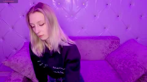 akiro_kim online show from March 5, 2:18 am