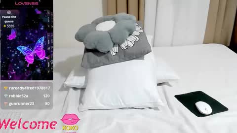 akishaa online show from October 26, 5:52 pm