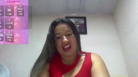 Snapshot of alahia_fox chatting on January 19, 12:17 am alahia online show from January 19, 12:17 am