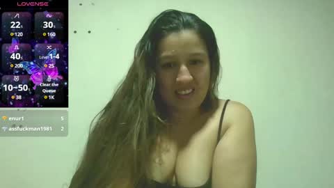 Snapshot of alahia_fox chatting on December 11, 5:21 am alahia online show from December 11, 5:21 am