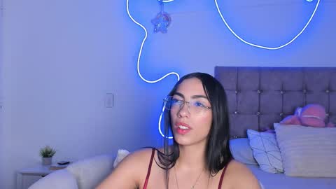 Alaia Alegria online show from March 10, 2:15 am