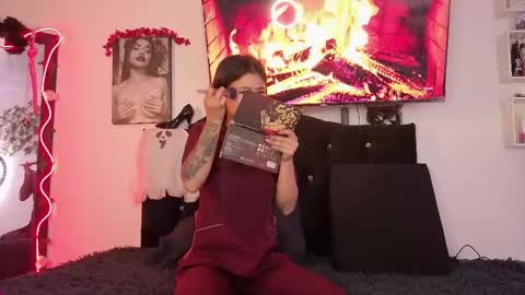 Alaia online show from October 23, 2:06 am