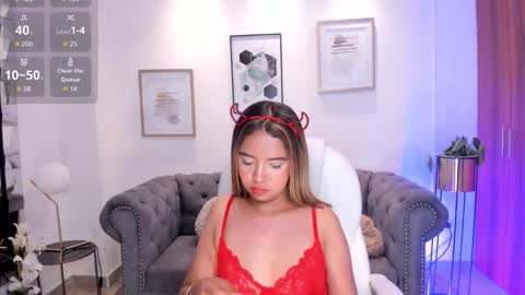 alana  online show from February 12, 8:10 pm