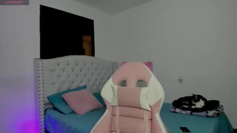 Alana. online show from December 14, 4:07 am