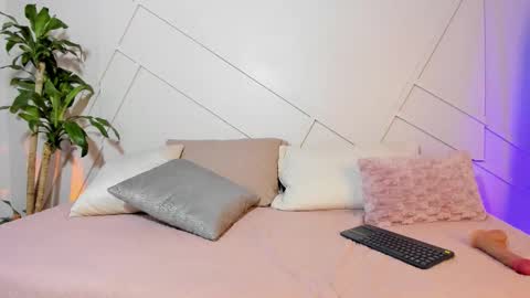 alannarouge online show from October 12, 12:51 pm