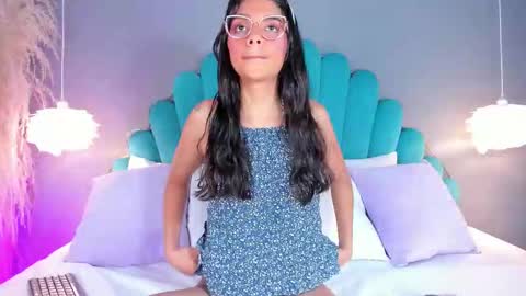 Alassia Hocthner online show from September 17, 11:41 am