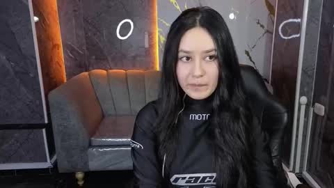 Snapshot of aleja05_b chatting on October 23, 9:10 pm aleja online show from October 23, 9:10 pm